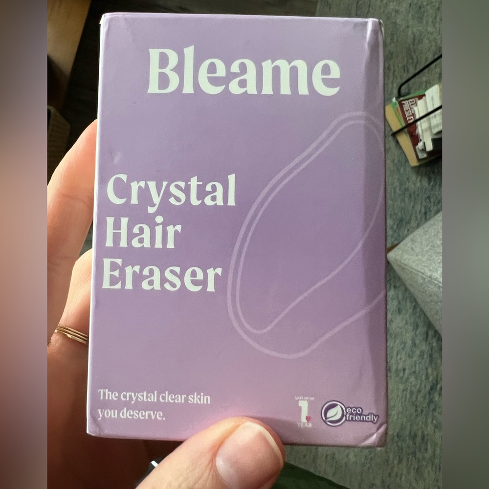New in Box Bleame Crystal Hair Easer